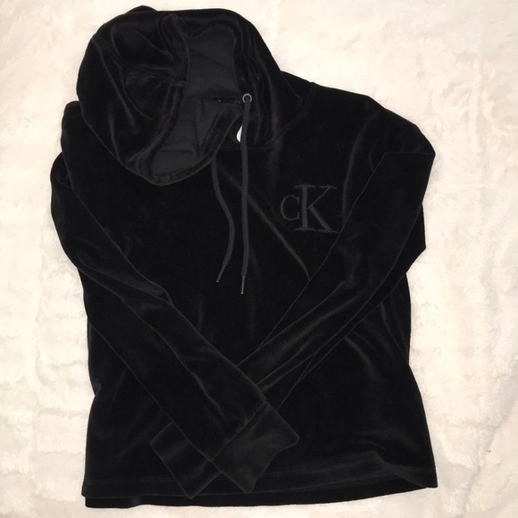 XS Black Calvin Klein velvet hoodie - Picture 1 of 4